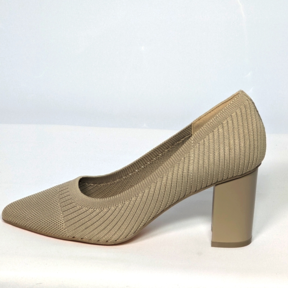 NEW Coutgo Womens Knit Pump Closed Pointed Toe Sz 7 taupe